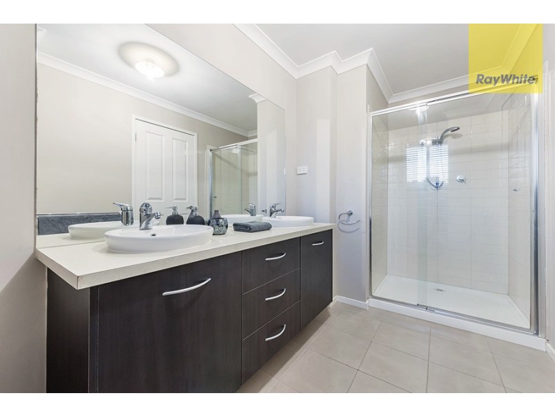 24 Paringa Avenue, South Morang VIC 3752