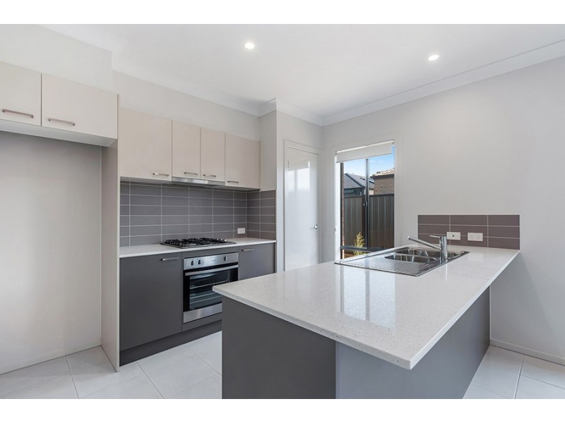 13 Progression Road, Craigieburn VIC 3064