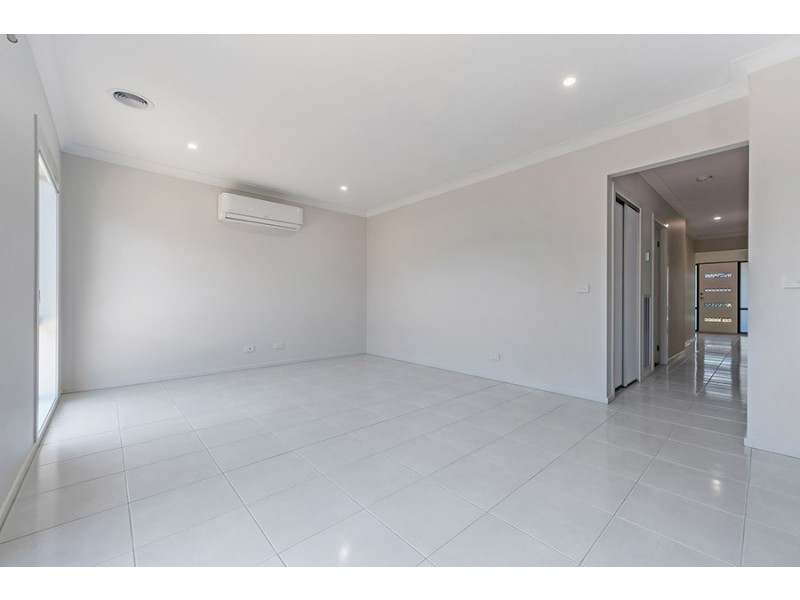 13 Progression Road, Craigieburn VIC 3064