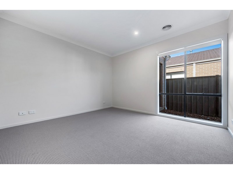 13 Progression Road, Craigieburn VIC 3064