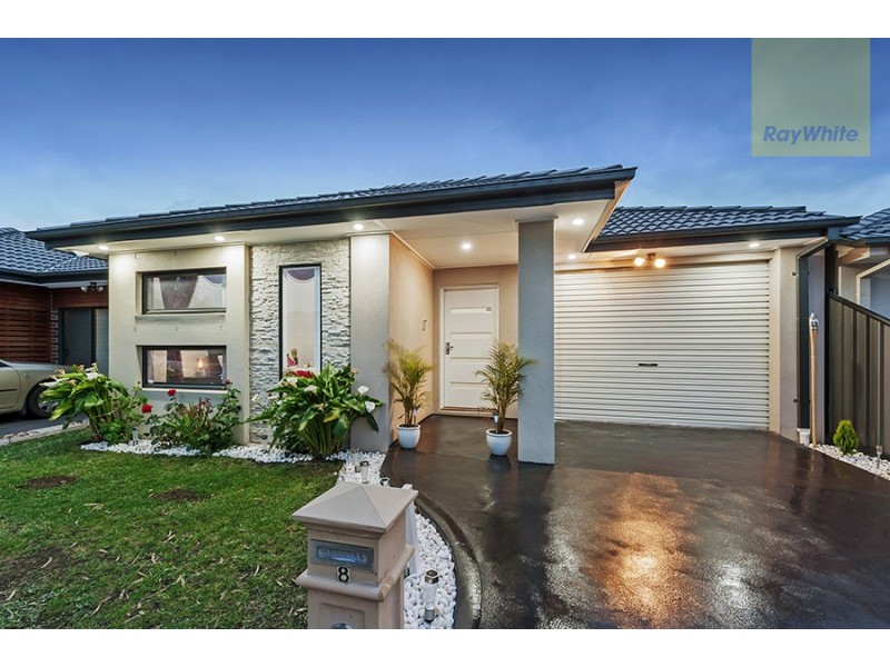 8 Woodgrove Street, Craigieburn VIC 3064