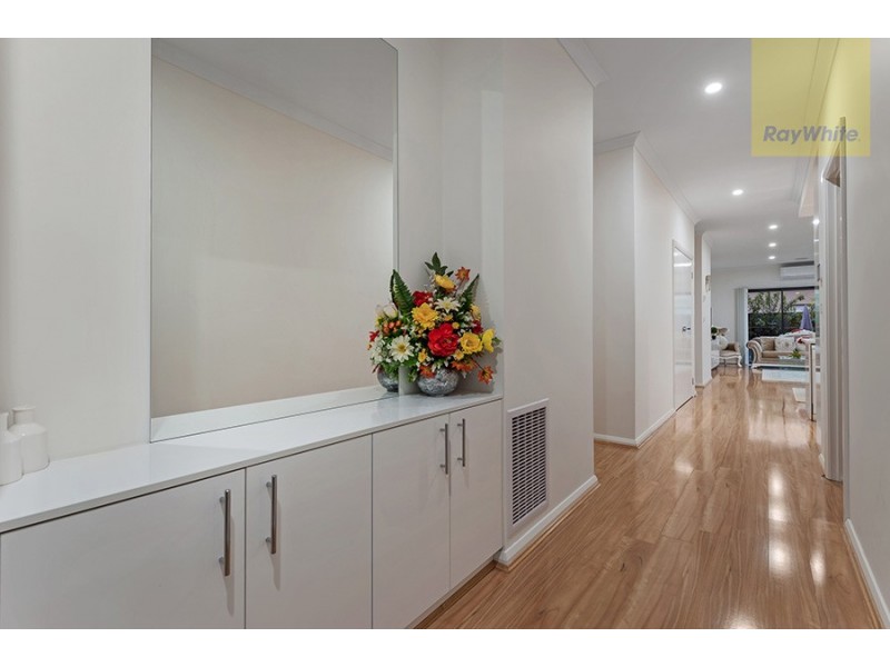 8 Woodgrove Street, Craigieburn VIC 3064