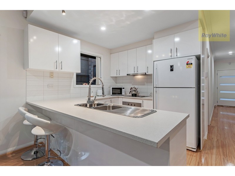 8 Woodgrove Street, Craigieburn VIC 3064