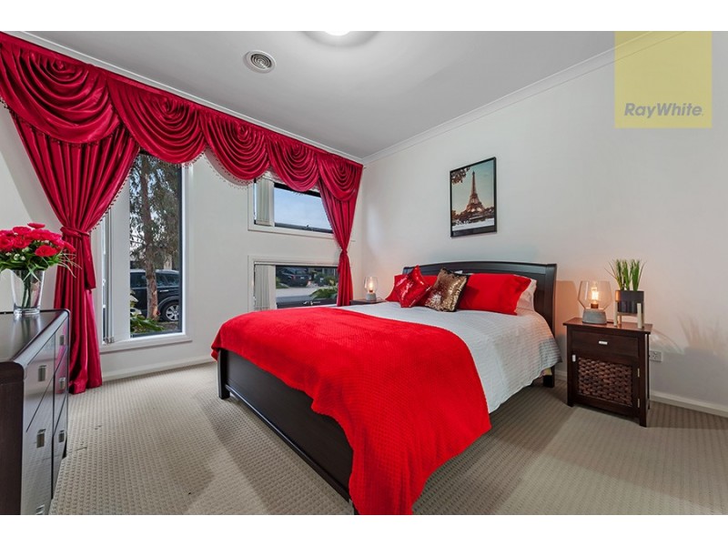 8 Woodgrove Street, Craigieburn VIC 3064
