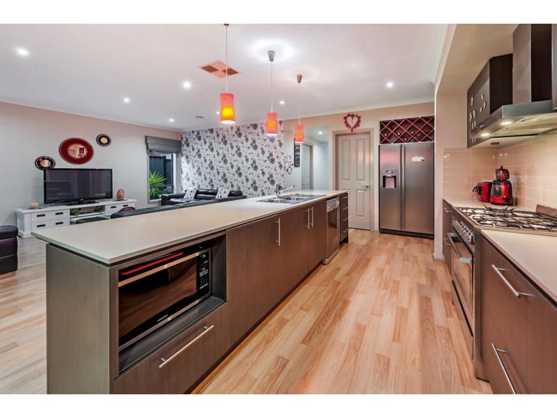 36 Serenity Way, Craigieburn VIC 3064