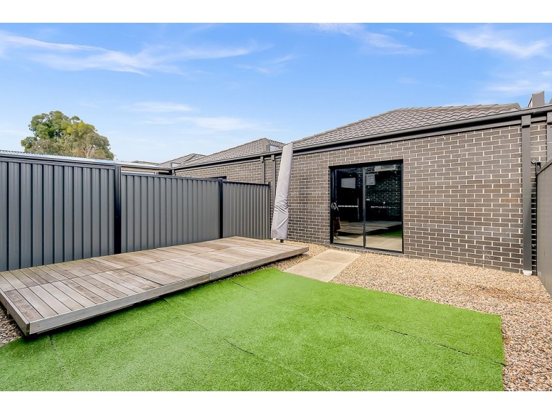 108 Newbury Boulevard, Craigieburn VIC 3064