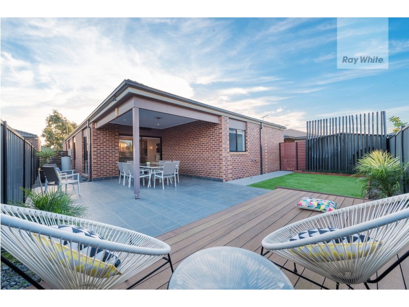 92 Moor Park Drive, Craigieburn VIC 3064