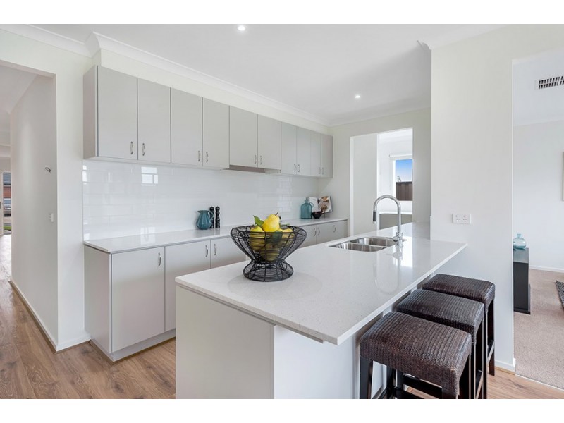 73 Creekbridge Street, Craigieburn VIC 3064