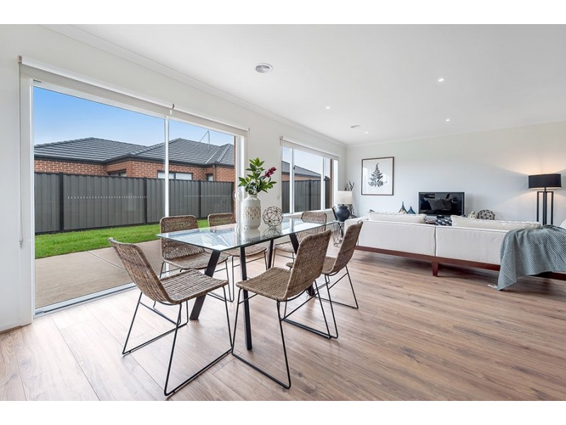 73 Creekbridge Street, Craigieburn VIC 3064