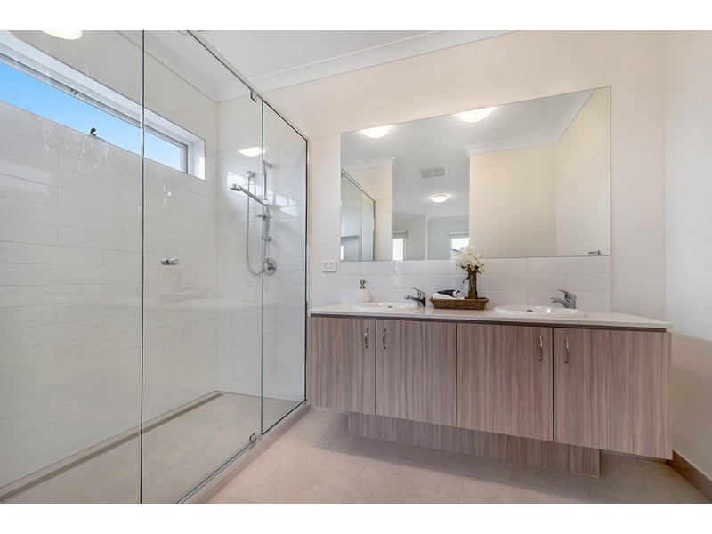 73 Creekbridge Street, Craigieburn VIC 3064