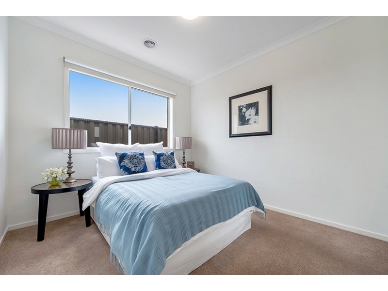 73 Creekbridge Street, Craigieburn VIC 3064