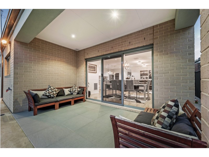 6 Virtue Way, Craigieburn VIC 3064