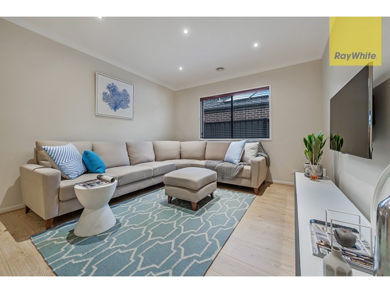 32 Viewside Crescent, Craigieburn VIC 3064