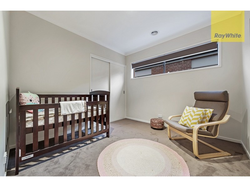 32 Viewside Crescent, Craigieburn VIC 3064