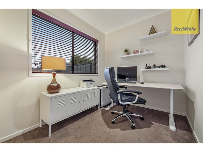 32 Viewside Crescent, Craigieburn VIC 3064