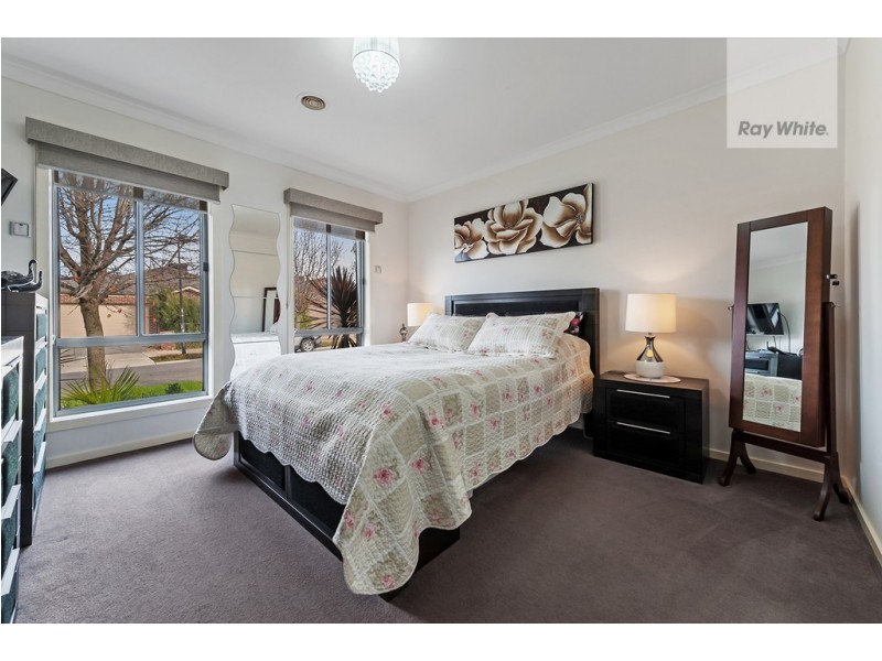 28 Greenham Avenue, Craigieburn VIC 3064