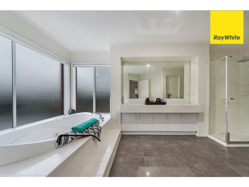 1 Angus Court, Roxburgh Park VIC 3064