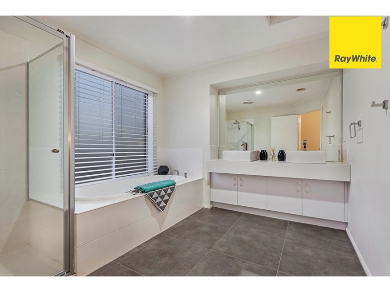 1 Angus Court, Roxburgh Park VIC 3064