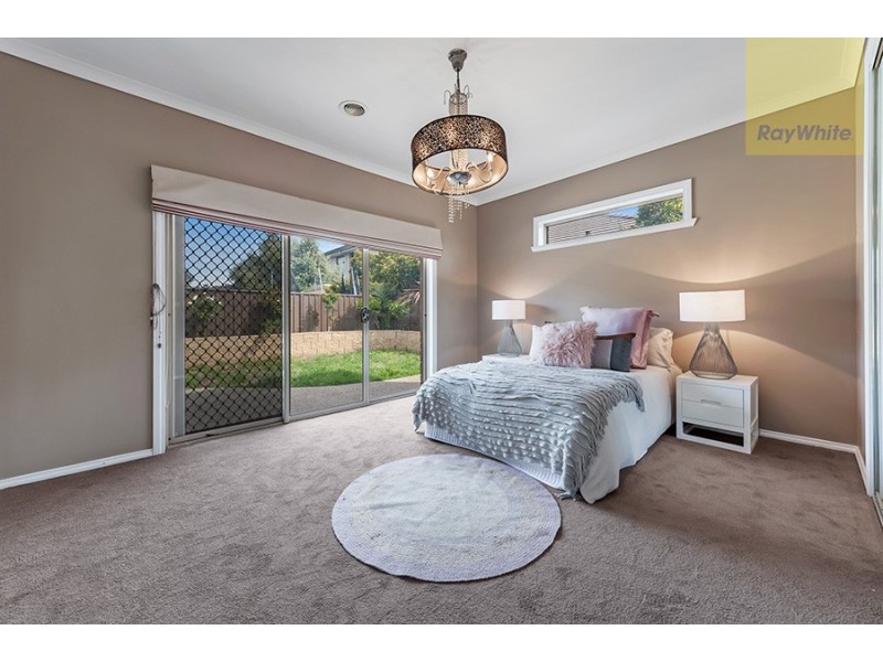 2 Healesville Loop, Craigieburn VIC 3064
