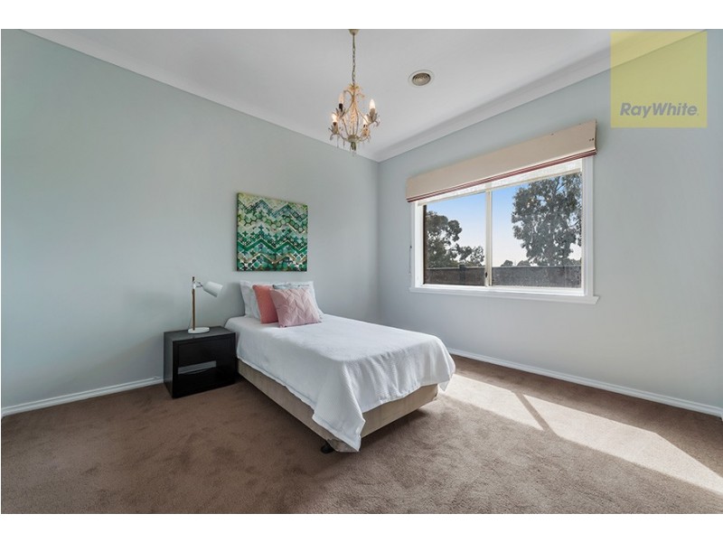 2 Healesville Loop, Craigieburn VIC 3064