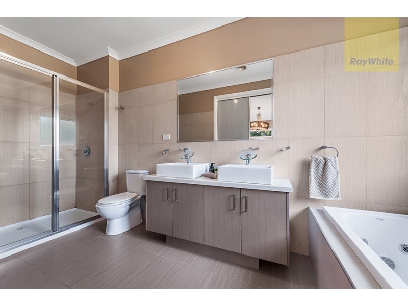 2 Healesville Loop, Craigieburn VIC 3064