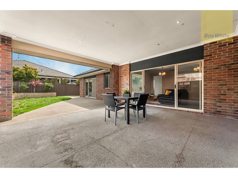 2 Healesville Loop, Craigieburn VIC 3064