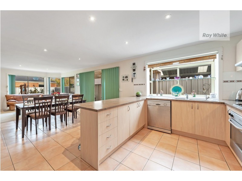 39 Lakes Drive, Craigieburn VIC 3064