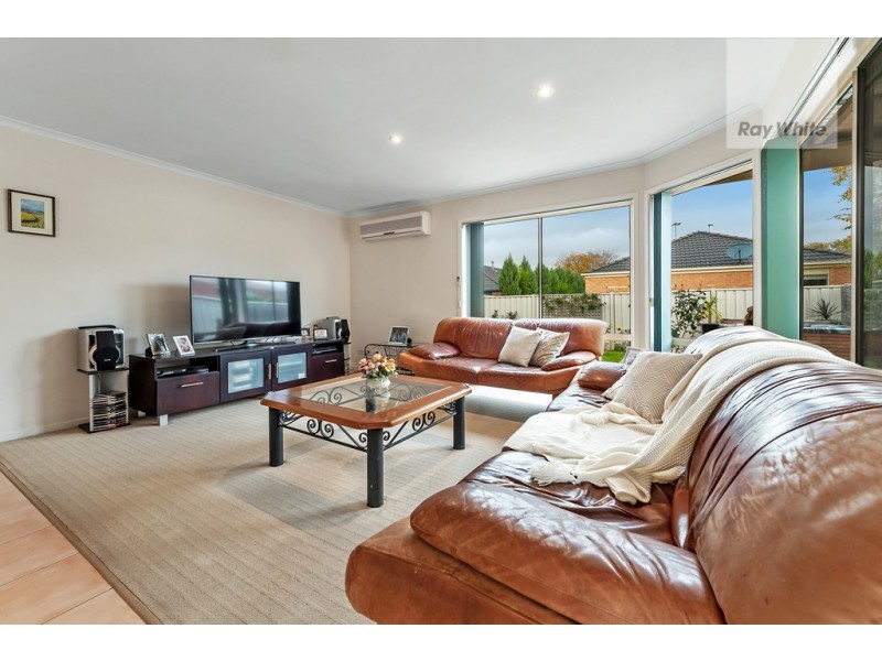 39 Lakes Drive, Craigieburn VIC 3064