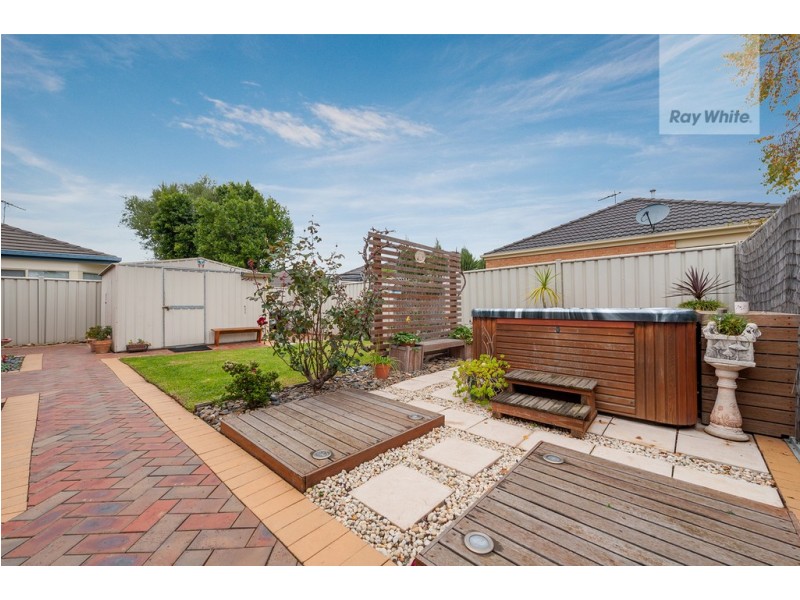 39 Lakes Drive, Craigieburn VIC 3064