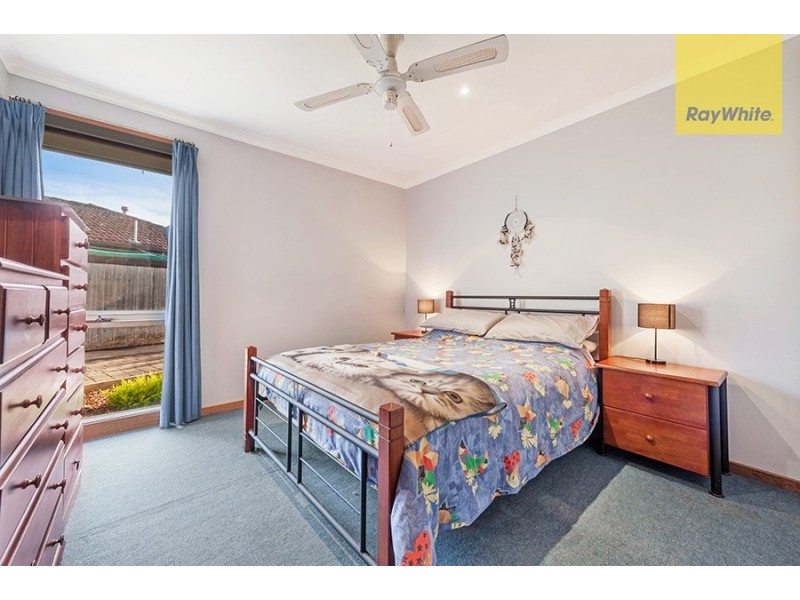 10 Brampton Close, Craigieburn VIC 3064