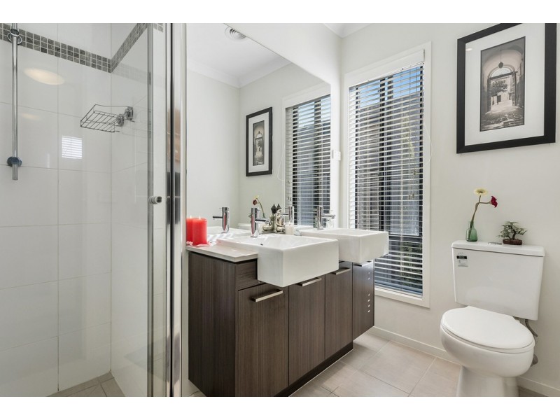 25 Brickwood Circuit, Craigieburn VIC 3064
