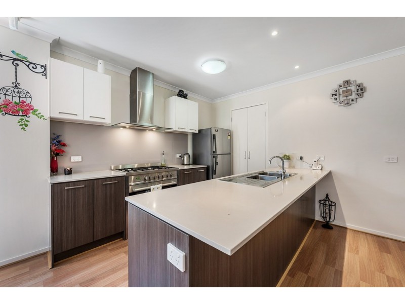 25 Brickwood Circuit, Craigieburn VIC 3064