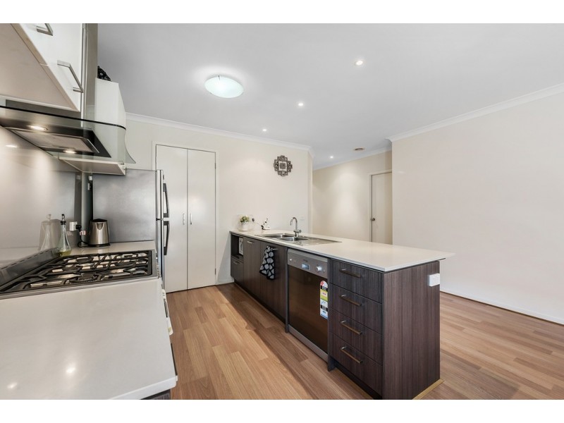 25 Brickwood Circuit, Craigieburn VIC 3064