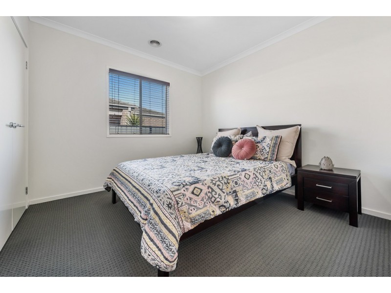 25 Brickwood Circuit, Craigieburn VIC 3064