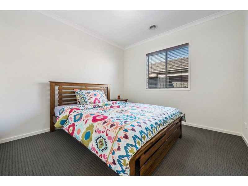 25 Brickwood Circuit, Craigieburn VIC 3064