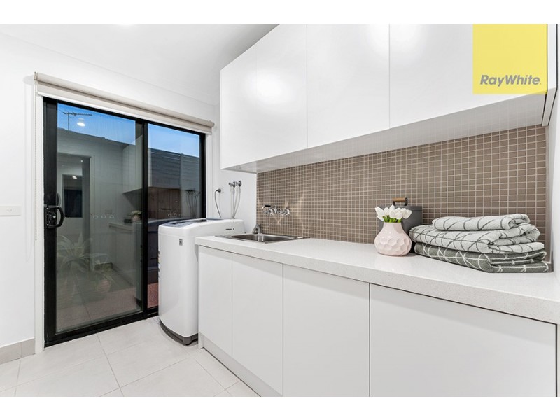 17 Leveque Loop, Craigieburn VIC 3064