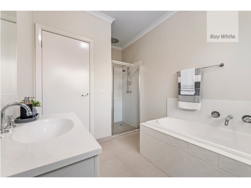 5 Elland Court, Craigieburn VIC 3064