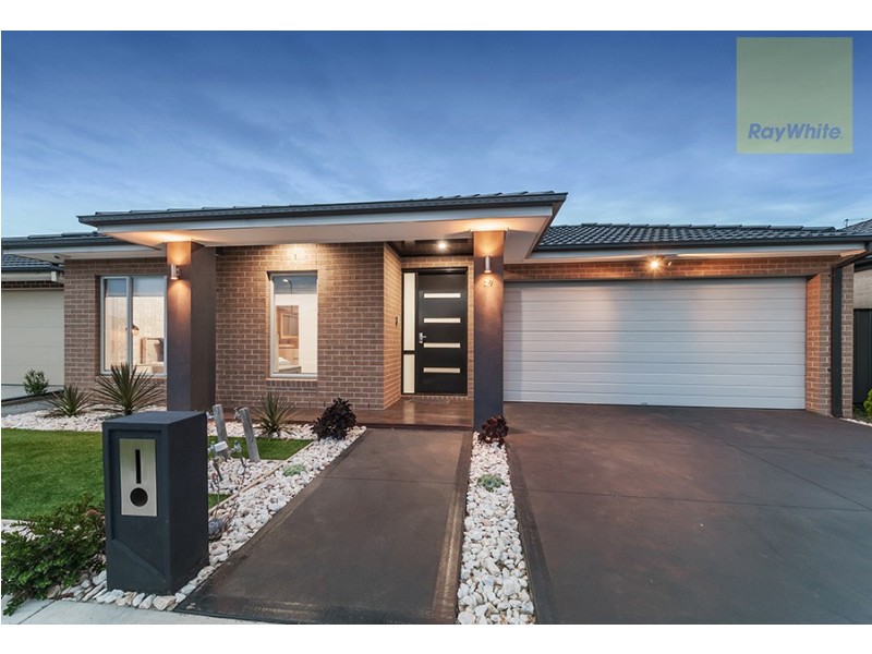 29 Lemon Myrtle Way, Craigieburn VIC 3064