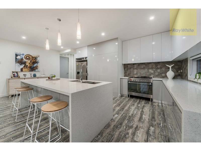 29 Lemon Myrtle Way, Craigieburn VIC 3064