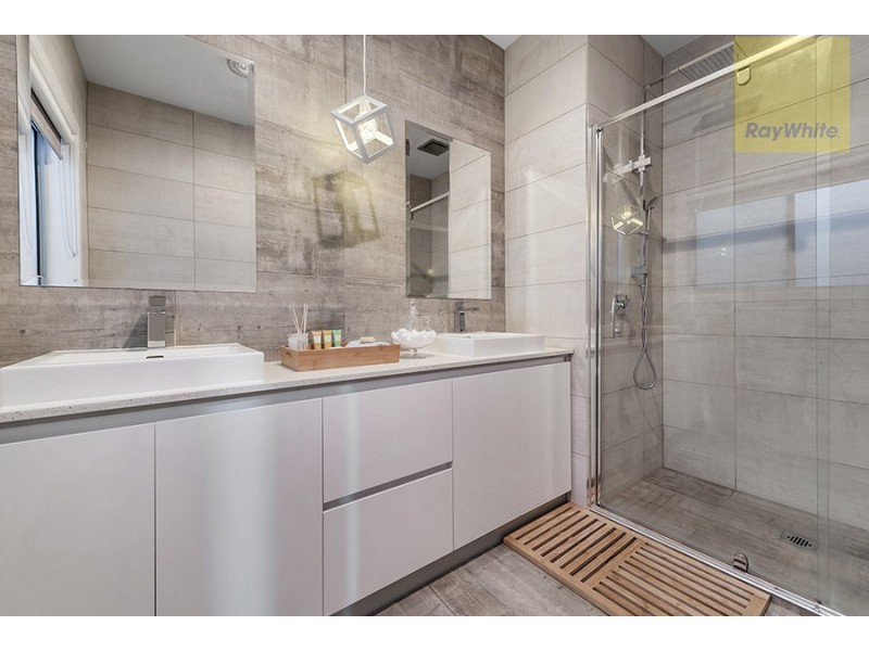 29 Lemon Myrtle Way, Craigieburn VIC 3064