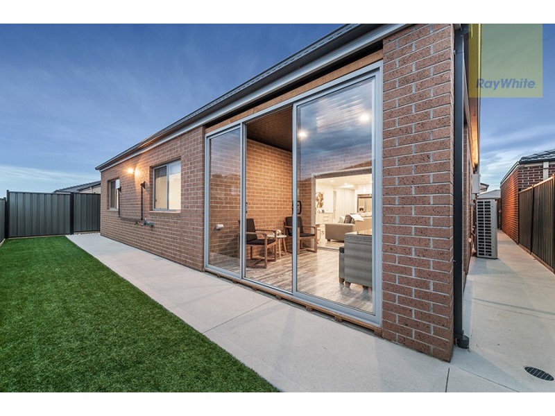29 Lemon Myrtle Way, Craigieburn VIC 3064