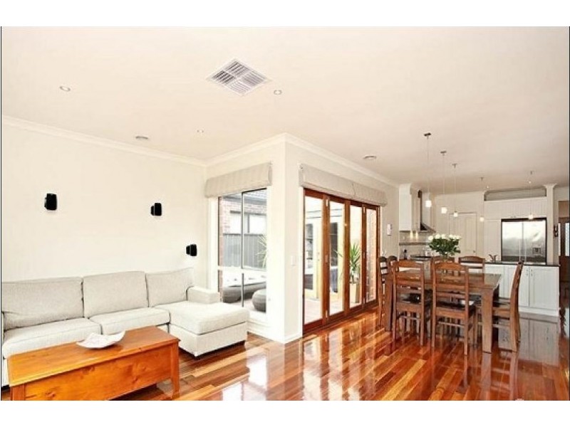 22 Ebony Circuit, Craigieburn VIC 3064