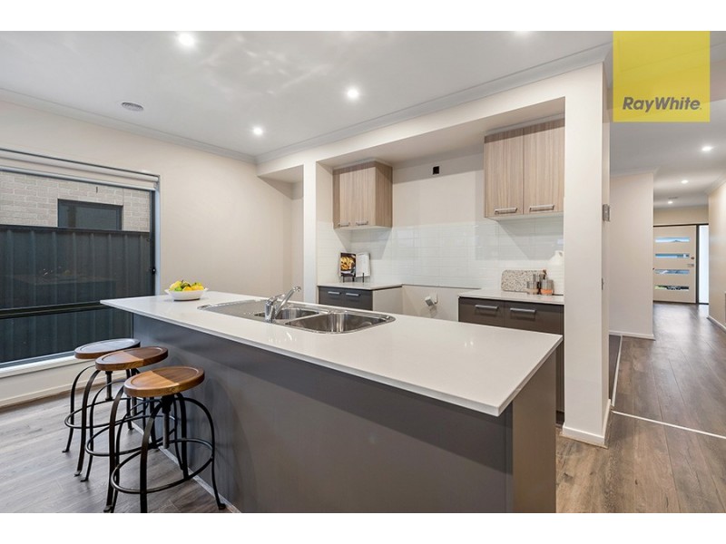 12 Pioneer Street, Craigieburn VIC 3064