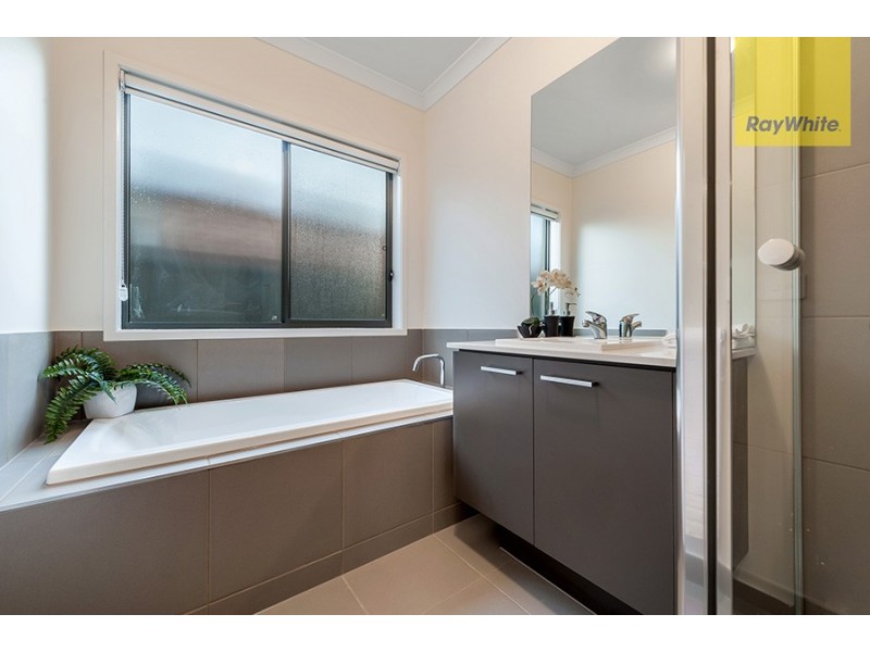 12 Pioneer Street, Craigieburn VIC 3064