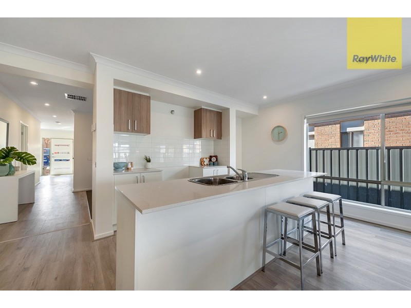 5 Angove Street, Craigieburn VIC 3064