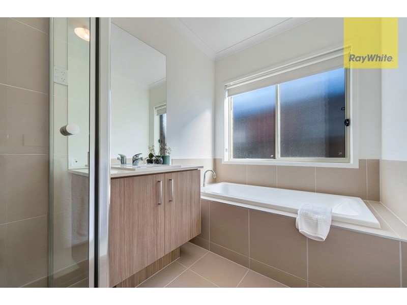 5 Angove Street, Craigieburn VIC 3064