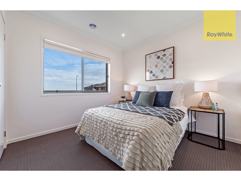 9 Angove Street, Craigieburn VIC 3064