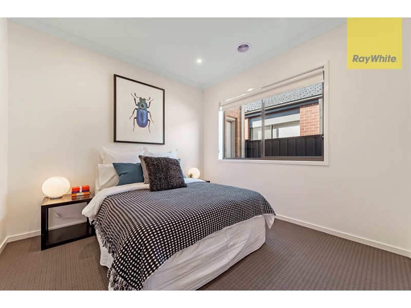 9 Angove Street, Craigieburn VIC 3064