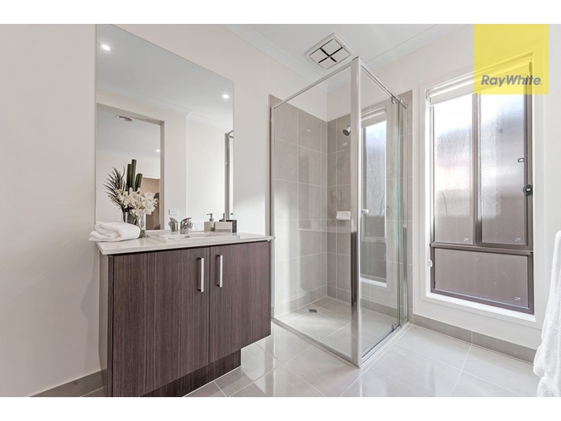9 Angove Street, Craigieburn VIC 3064