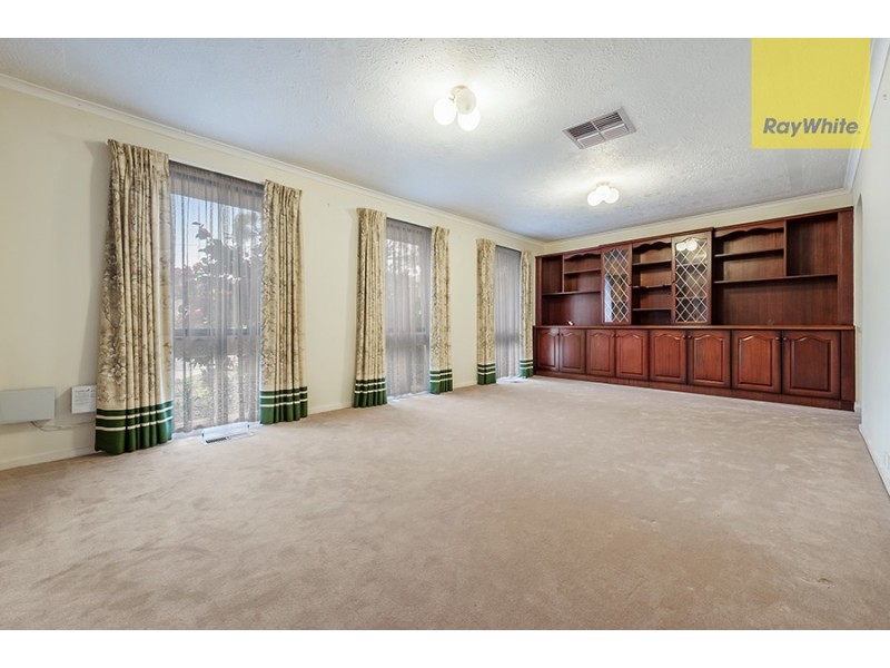 4 Bede Court, Gladstone Park VIC 3043